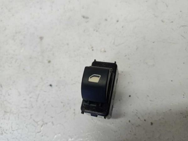 BOUTON LEVE VITRE CITROEN / PEUGEOT BERLINGO/PARTNER - Vue 1